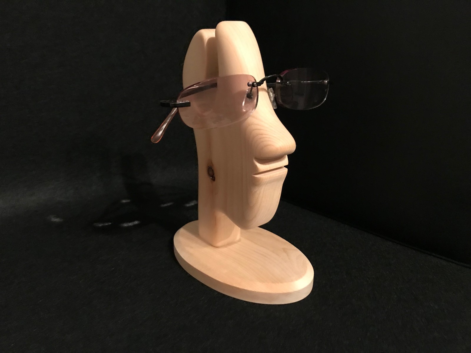 Brillenhalter aus Zirbenholz